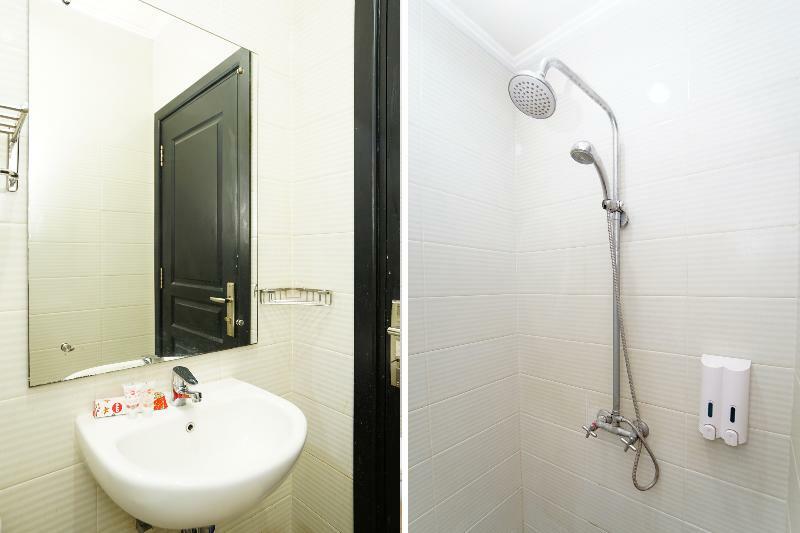 Oyo 235 Maumu Hotel & Lounge Surabaya Bagian luar foto